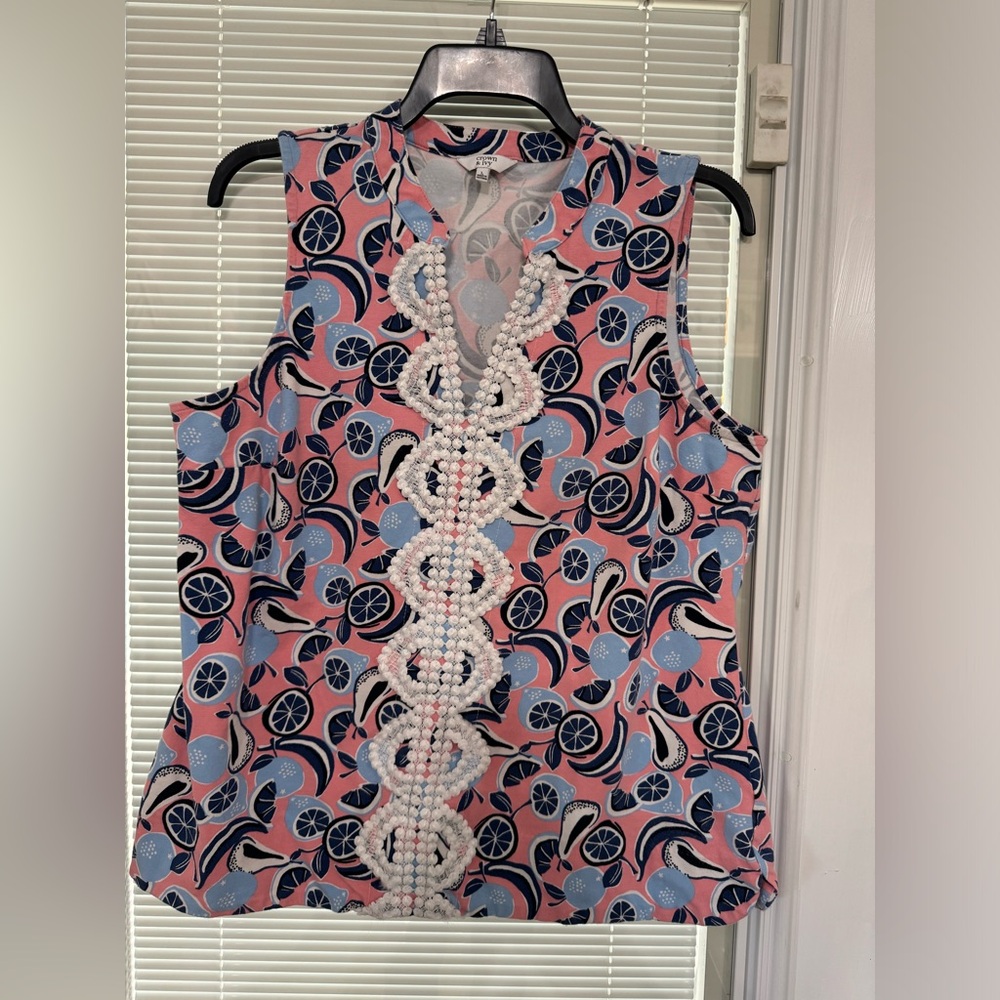 V Neck Tank Top, size large.